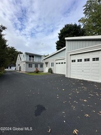 22 Schaffer Dr in Cohoes, NY - Foto de edificio - Building Photo