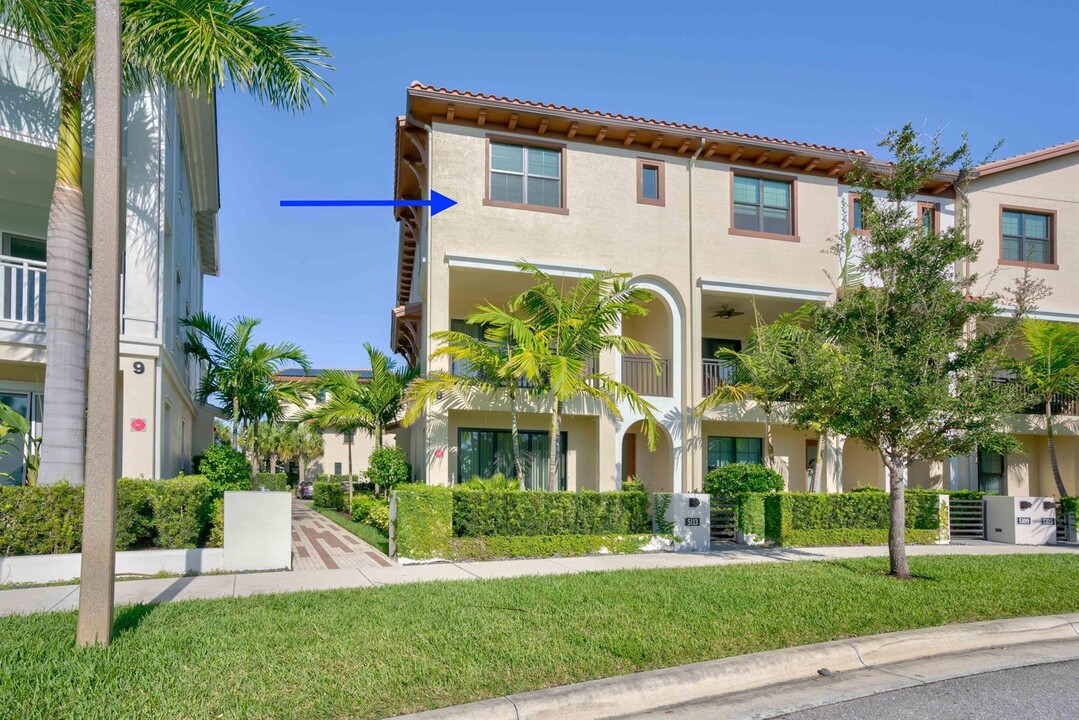 5113 Beckman Ter in Palm Beach Gardens, FL - Foto de edificio