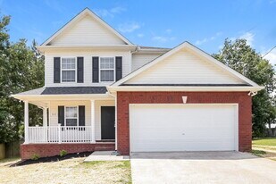 909 General Barksdale Dr in Smyrna, TN - Building Photo