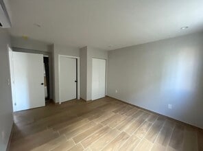 14921 Vanowen St, Unit 18 in Los Angeles, CA - Building Photo - Building Photo