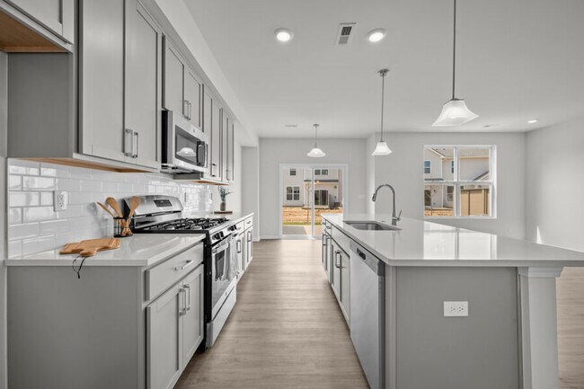 1802 Salt Springs Dr in Saline, MI - Building Photo - Building Photo