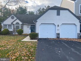 193 Hawthorne Ct in Wyomissing, PA - Building Photo