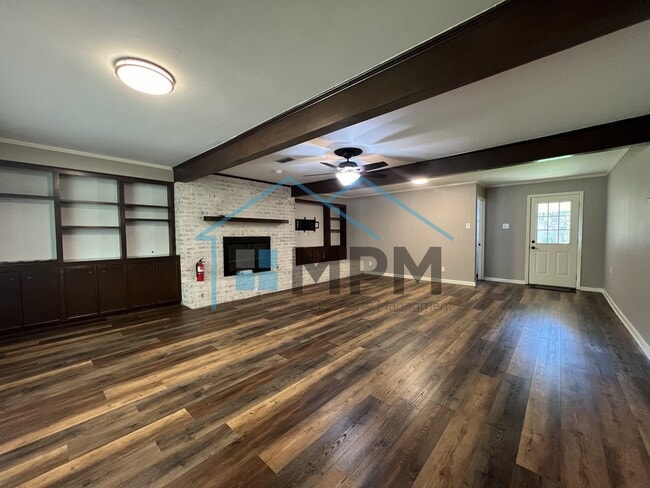 property at 616 Lakeshore Dr