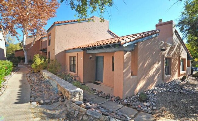 property at 5330 N Calle Del Rocio