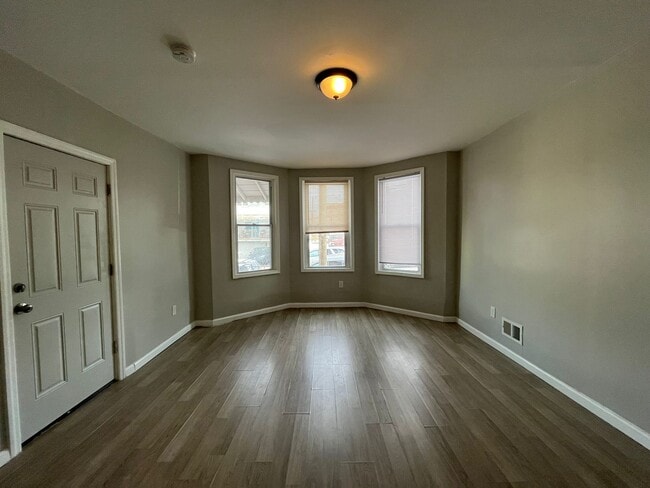 197 Gates Ave, Unit 1 in Jersey City, NJ - Building Photo - Building Photo