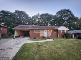 2311 Cherry Blossom Dr SW in Atlanta, GA - Building Photo