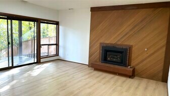 4630 142nd Pl SE in Bellevue, WA - Building Photo