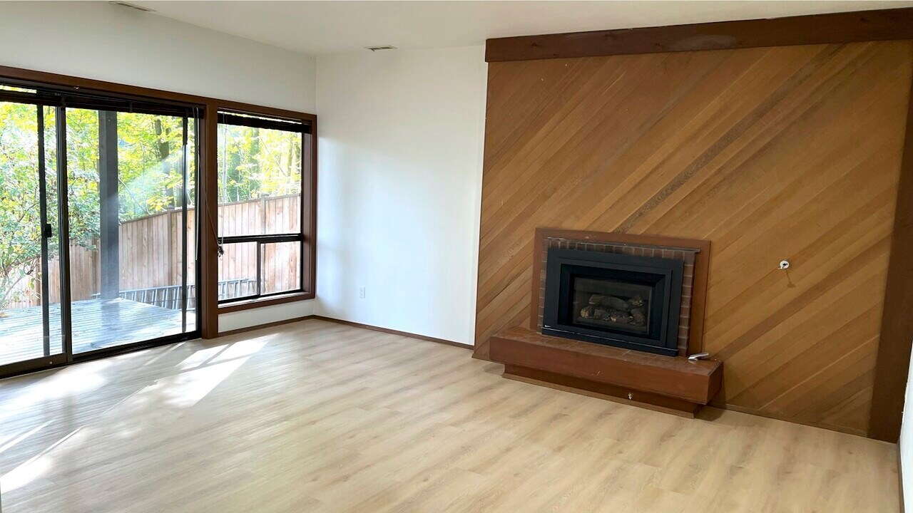 4630 142nd Pl SE in Bellevue, WA - Building Photo