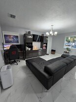 2240 NW 178th St, Unit 3 in Miami Gardens, FL - Building Photo