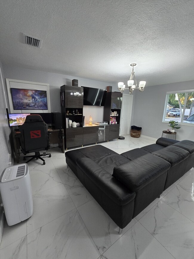 2240 NW 178th St, Unit 3