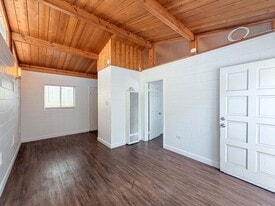 313-317 Highland Dr in Oxnard, CA - Building Photo