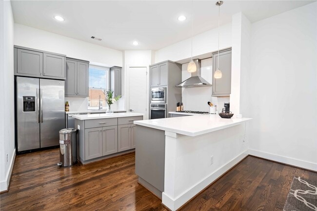 property at 2004 Rosedale St