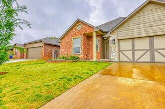 2204 Alameda Park Dr in Norman, OK - Building Photo - Building Photo