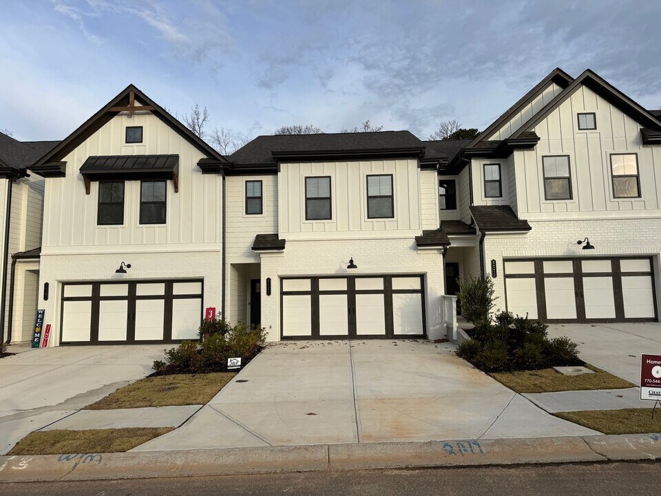 4111 Millstone Pk Ln in Gainesville, GA - Building Photo