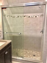 129 Brooks St, Unit 2 in Boston, MA - Foto de edificio - Building Photo