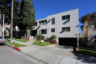Laurel Apartments in West Hollywood, CA - Foto de edificio - Building Photo