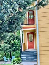 22 Wakefield St, Unit 2 in Worcester, MA - Foto de edificio - Building Photo