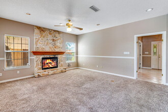 211 Natures Trail Ct NW in Fort Walton Beach, FL - Foto de edificio - Building Photo
