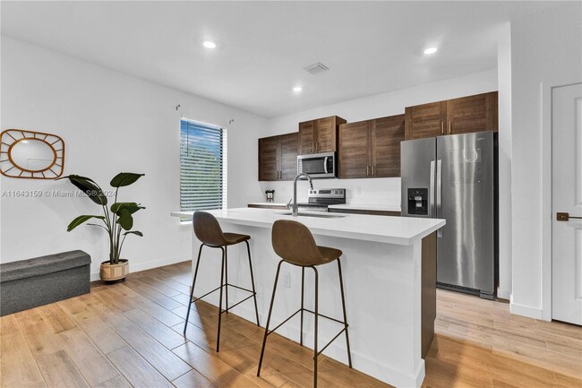 425 NW 17th St in Fort Lauderdale, FL - Foto de edificio - Building Photo