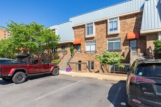 1765-A S Hayes St in Arlington, VA - Building Photo - Building Photo