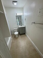 419 S M St, Unit B in Lake Worth Beach, FL - Building Photo - Building Photo