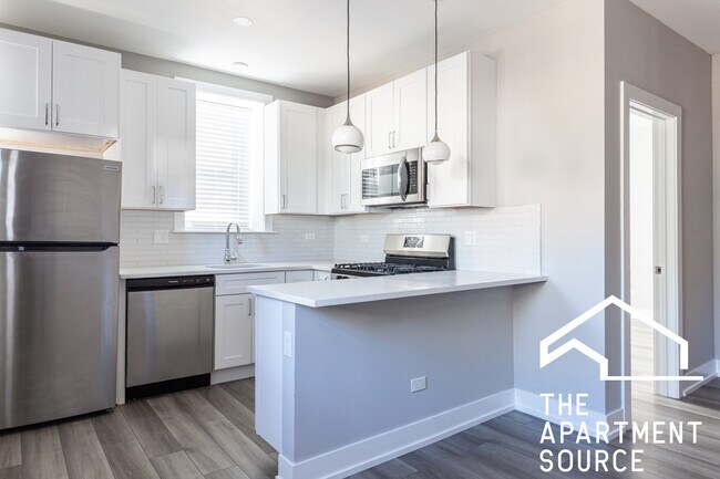 property at 3937 N Janssen Ave