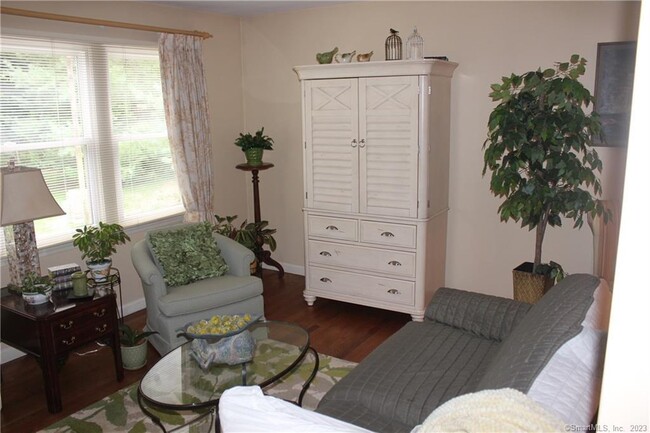 127 Springbrook Dr in Glastonbury, CT - Building Photo - Building Photo