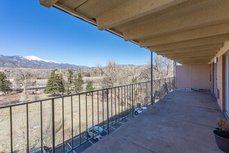 Boulder Crescent in Colorado Springs, CO - Foto de edificio - Interior Photo