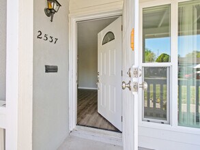 2537 Michelle Dr in Sacramento, CA - Building Photo - Building Photo