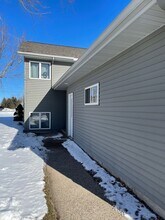 413 Lilac Ln, Unit Upper in Madison Lake, MN - Building Photo - Building Photo