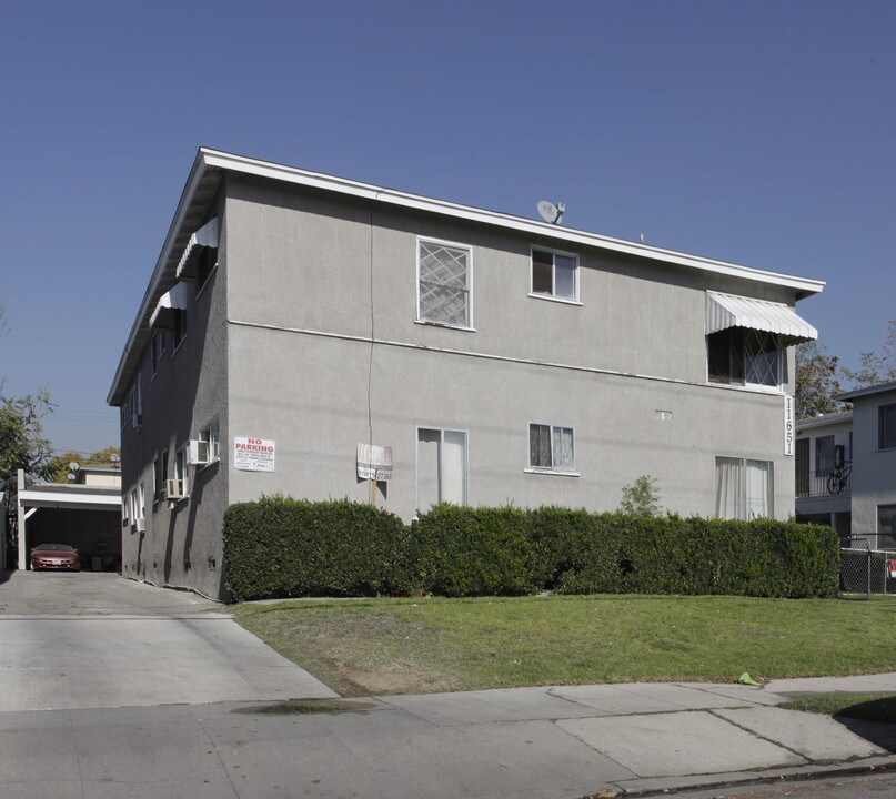 11651 Hamlin St in North Hollywood, CA - Building Photo