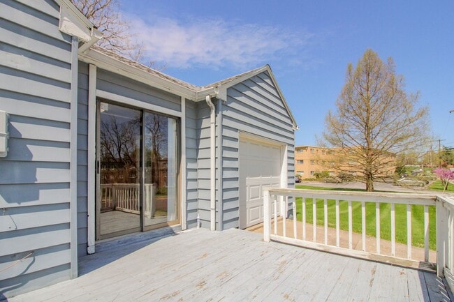 property at 118 Fyfer Pl