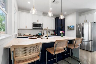 1102 1/2 Tillery St in Austin, TX - Building Photo - Building Photo