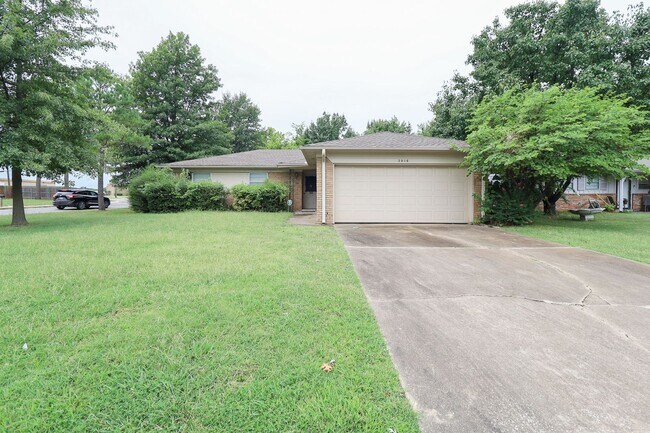 3016 S Elm Ave in Broken Arrow, OK - Foto de edificio - Building Photo