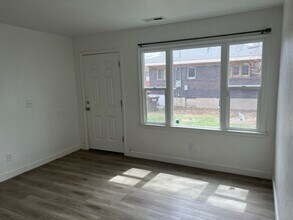 163 E Commonwealth Ave in South Salt Lake, UT - Building Photo - Building Photo