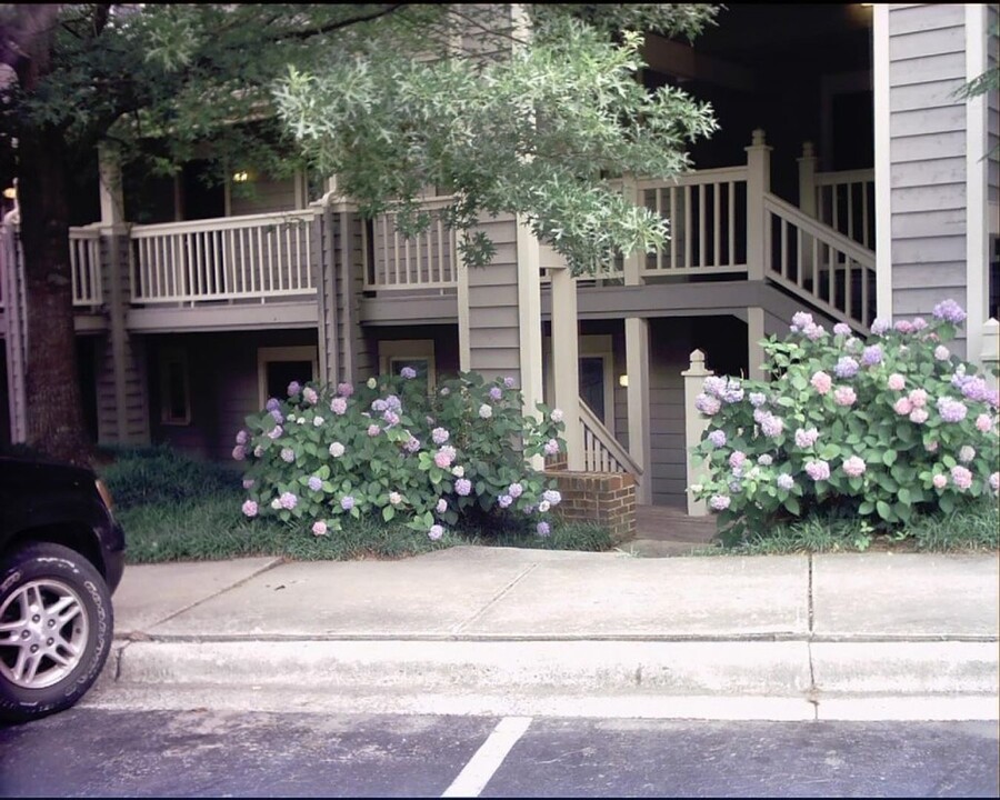 710 M.L.K. Jr Blvd in Chapel Hill, NC - Foto de edificio