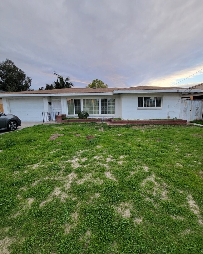 15331 Cornuta Ave Rentals in Bellflower, CA