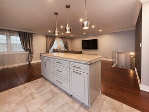 2627 N Ridge Ave in Arlington Heights, IL - Building Photo - Building Photo