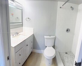 6375 W 27th Way in Hialeah, FL - Building Photo - Building Photo