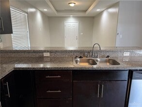 10 W Sarah Evans St in Edinburg, TX - Building Photo - Building Photo