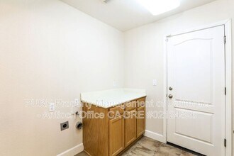 5208 Rainwood Way in Antioch, CA - Building Photo - Building Photo