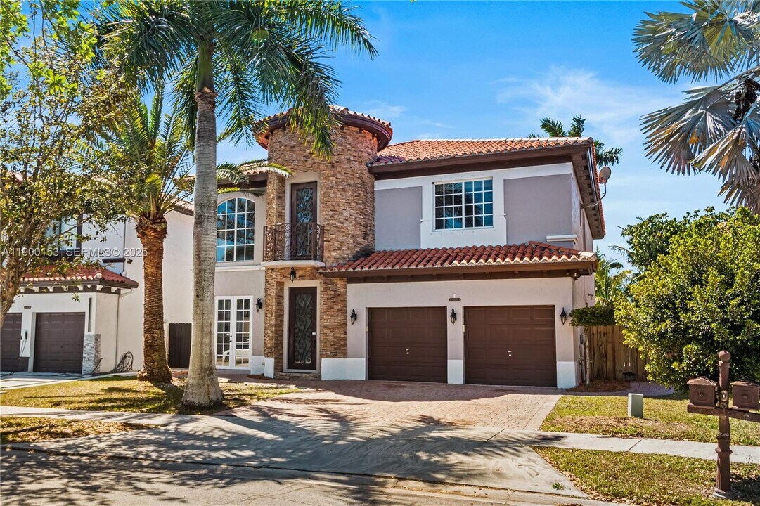 2080 SW 152nd Pl in Miami, FL - Building Photo