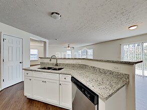 2068 White Top Rd in Lawrenceville, GA - Building Photo - Building Photo