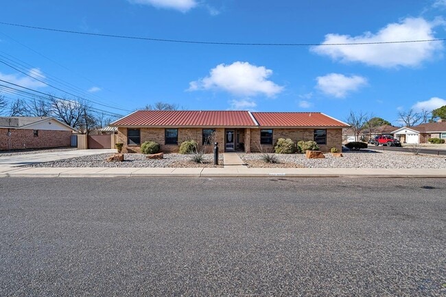 property at 412 E 89th St