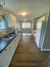 7594 Flewellyn Rd in Ottawa, ON - Building Photo - Building Photo