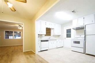 519 20th Ave N in Texas City, TX - Foto de edificio - Building Photo