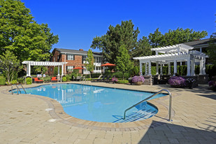 Buckingham Square Apts and TH Apartments