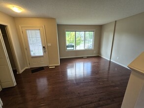 715 Welsh Dr in Edmonton, AB - Building Photo - Building Photo