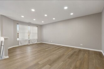 4553 W Hill Ave in Waukegan, IL - Building Photo - Building Photo