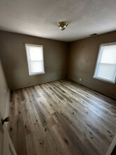 2328 Mitchell Ave in St. Joseph, MO - Foto de edificio - Building Photo